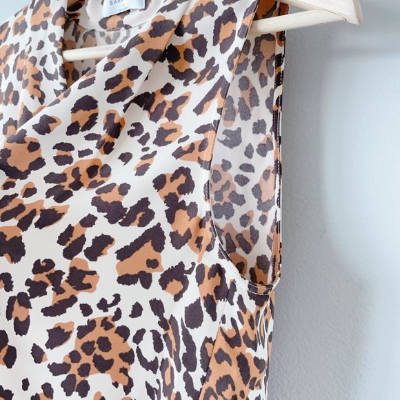 Babaton Artizia Akira Blouse LIKE NEW animal print women's shirts small - Picture 8 of 17